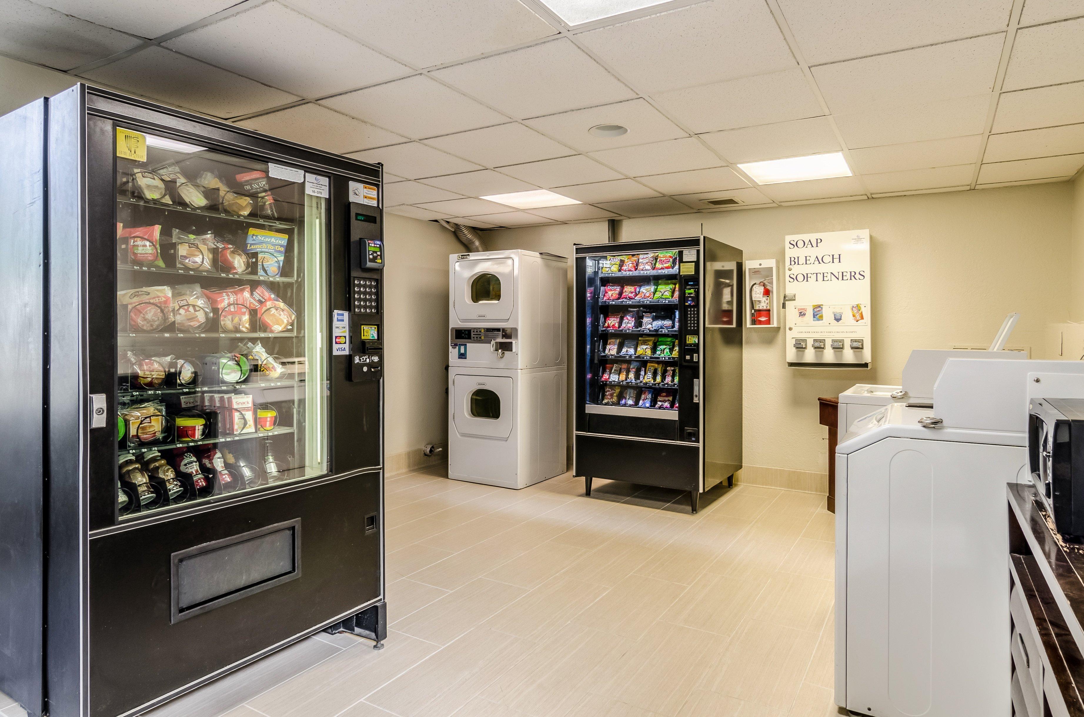 东威奇托红屋顶普拉斯酒店 外观 照片